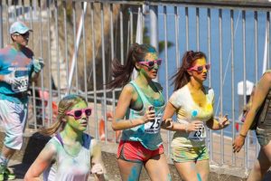 runners color run 5k